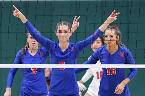 Feature 485X324 Womens Volleyball 4